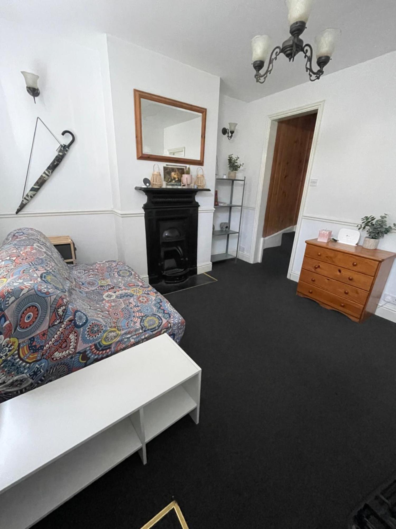 Cozy 3 Bedrooms Home Off Mill Road Sleep CBG Exterior foto